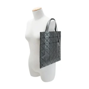 ISSEY MIYAKE 三宅一生 BAOBAO 6×6 透光亮面手提包-青銅